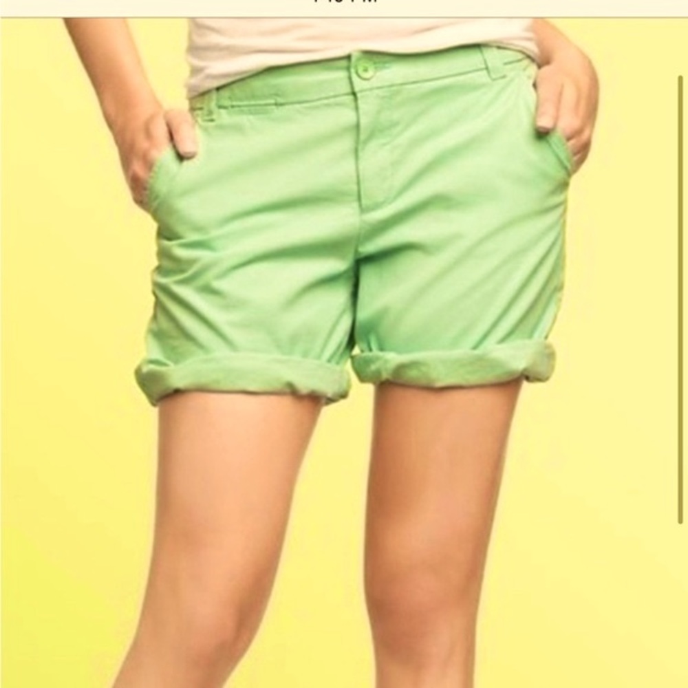 GAP LIKE NEW BOYFRIEND ROLLUP COTTON KHAKI SHORTS KEY LIME - ROLL DOWN OR UP 4
